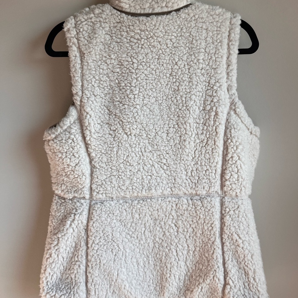 Mountain Hardware Switch Flip Reversible Sherpa V… - image 6